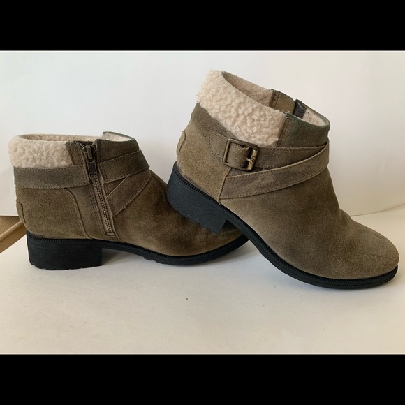 Ugg | Benson Waterproof Ankle Boots - Picture 1 of 11